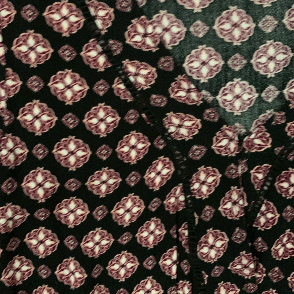 Patterned Flowy Top - Picture 3 of 7